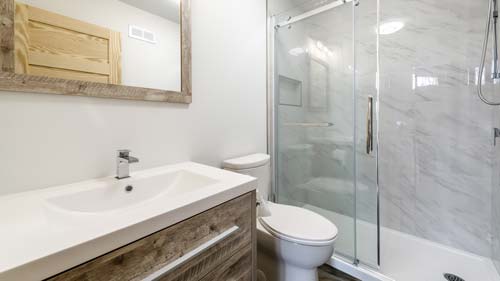 blue pine holiday stay cleaning airBNB bathroom